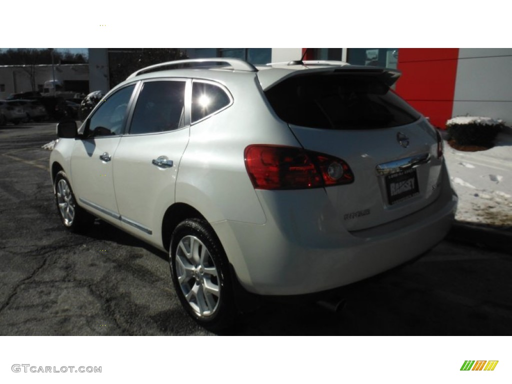 2011 Rogue SL AWD - Pearl White / Black photo #6
