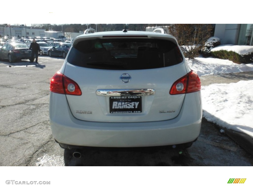 2011 Rogue SL AWD - Pearl White / Black photo #7