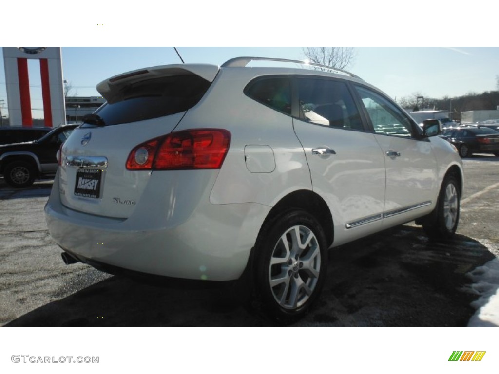 2011 Rogue SL AWD - Pearl White / Black photo #8