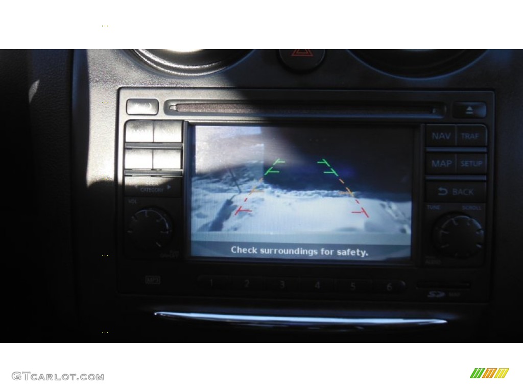 2011 Rogue SL AWD - Pearl White / Black photo #25