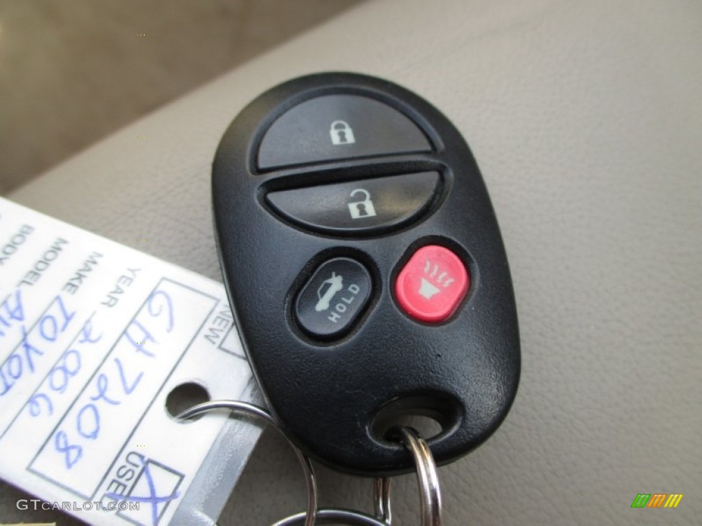 2006 Toyota Avalon XLS Keys Photos