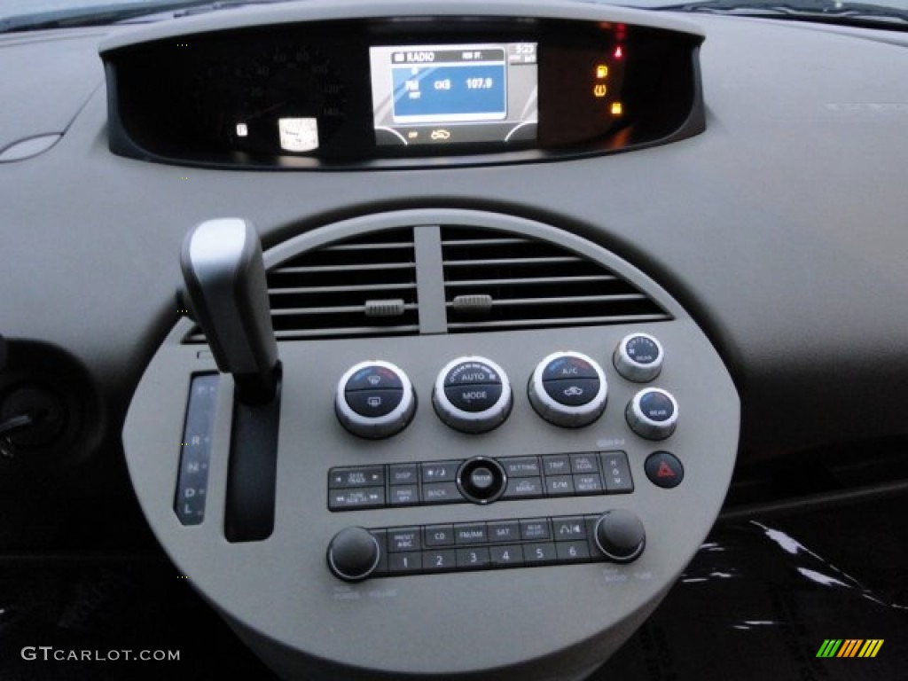 2006 Nissan Quest 3.5 SE Controls Photos