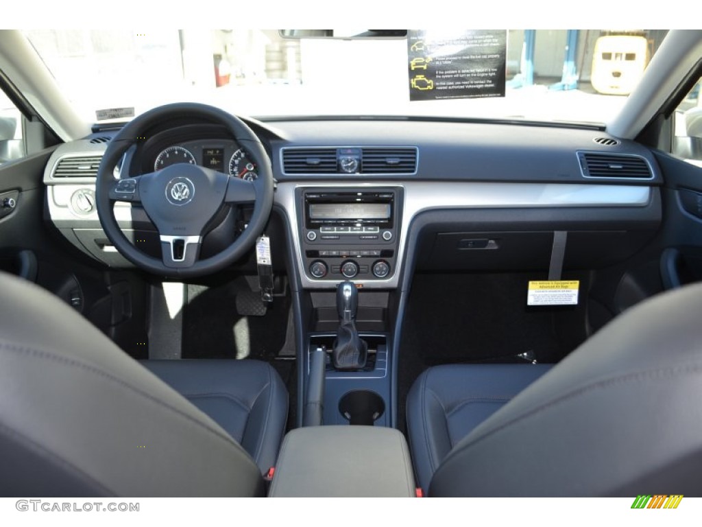 2014 Passat 1.8T Wolfsburg Edition - Tungsten Silver Metallic / Titan Black photo #5