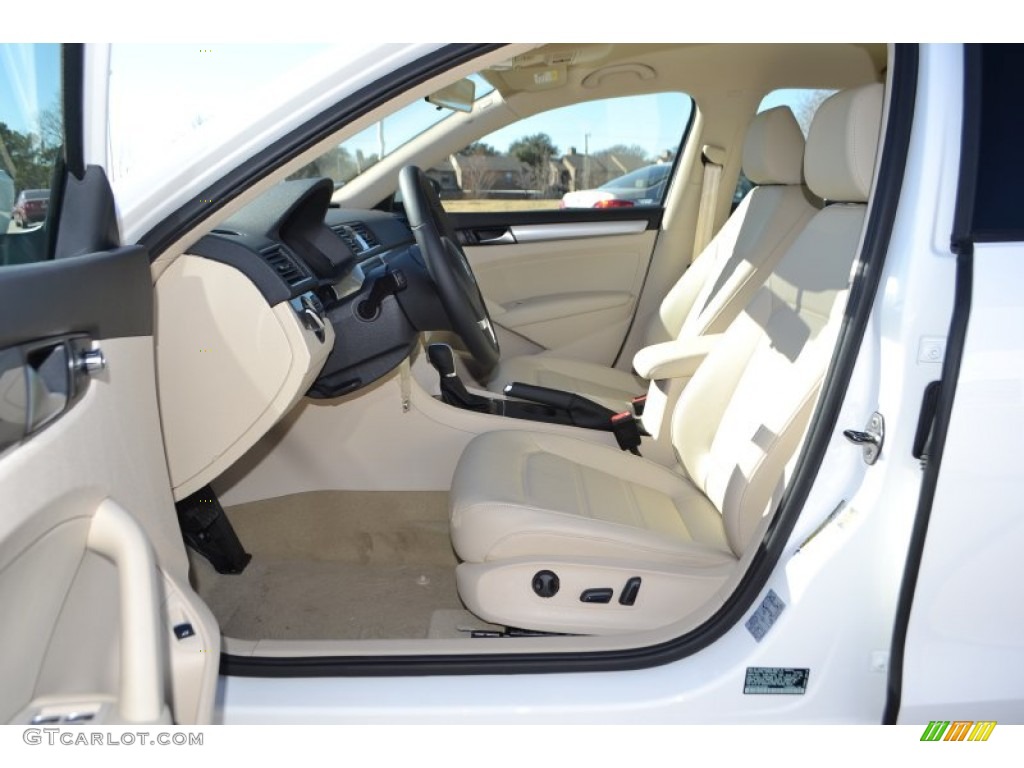 2014 Volkswagen Passat 1.8T Wolfsburg Edition Front Seat Photos