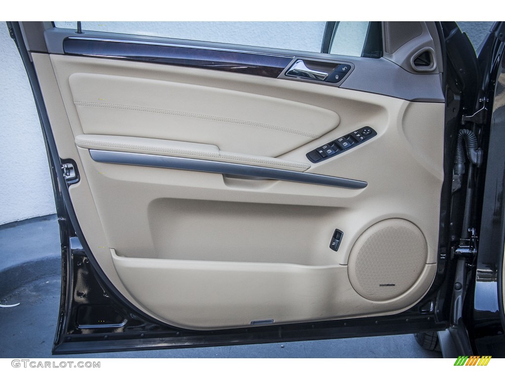 2011 Mercedes-Benz ML 350 Cashmere Door Panel Photo #89436228