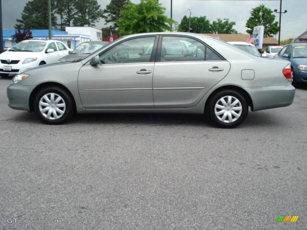 2005 Camry LE - Mineral Green Opalescent / Gray photo #5