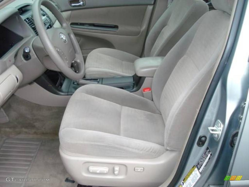 2005 Camry LE - Mineral Green Opalescent / Gray photo #12