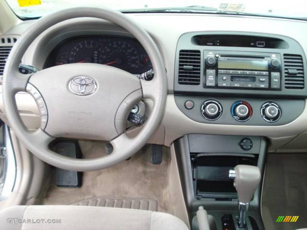 2005 Camry LE - Mineral Green Opalescent / Gray photo #15