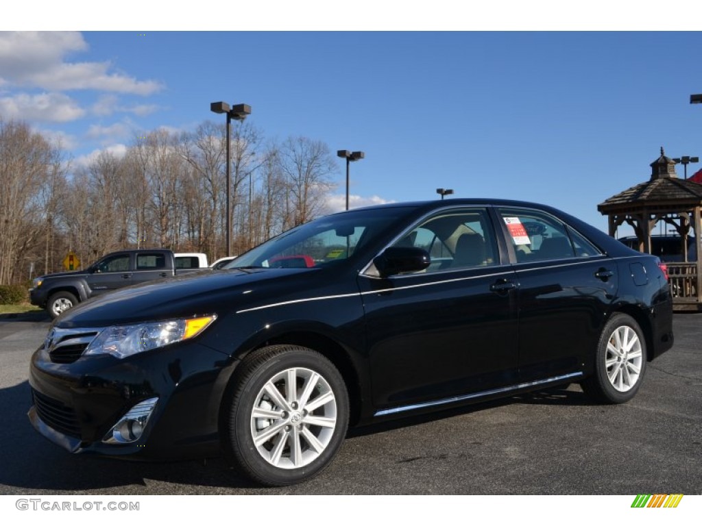 2014 Camry XLE - Attitude Black Metallic / Ivory photo #3