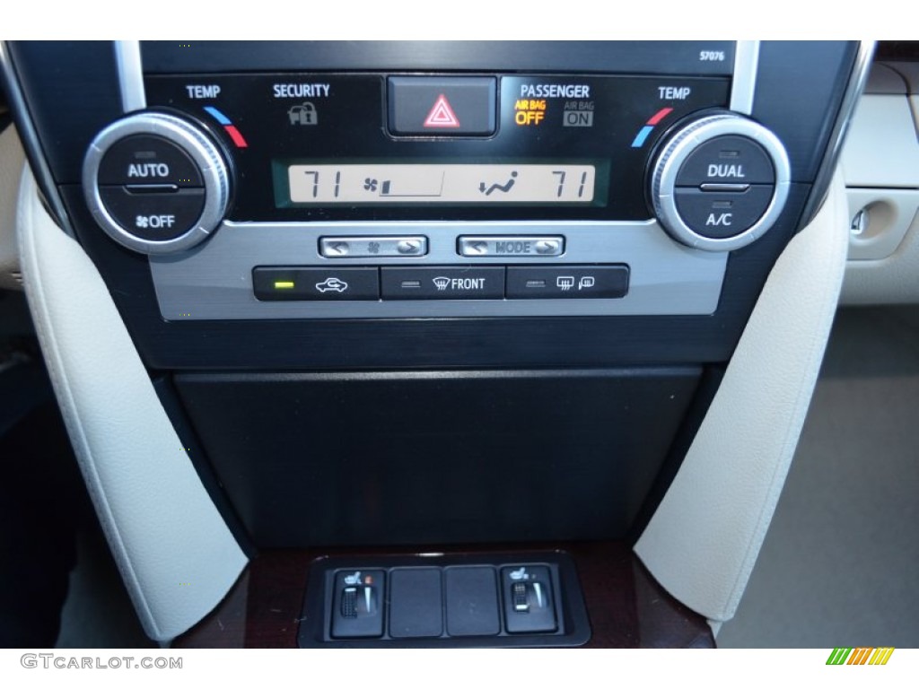 2014 Camry XLE - Attitude Black Metallic / Ivory photo #16