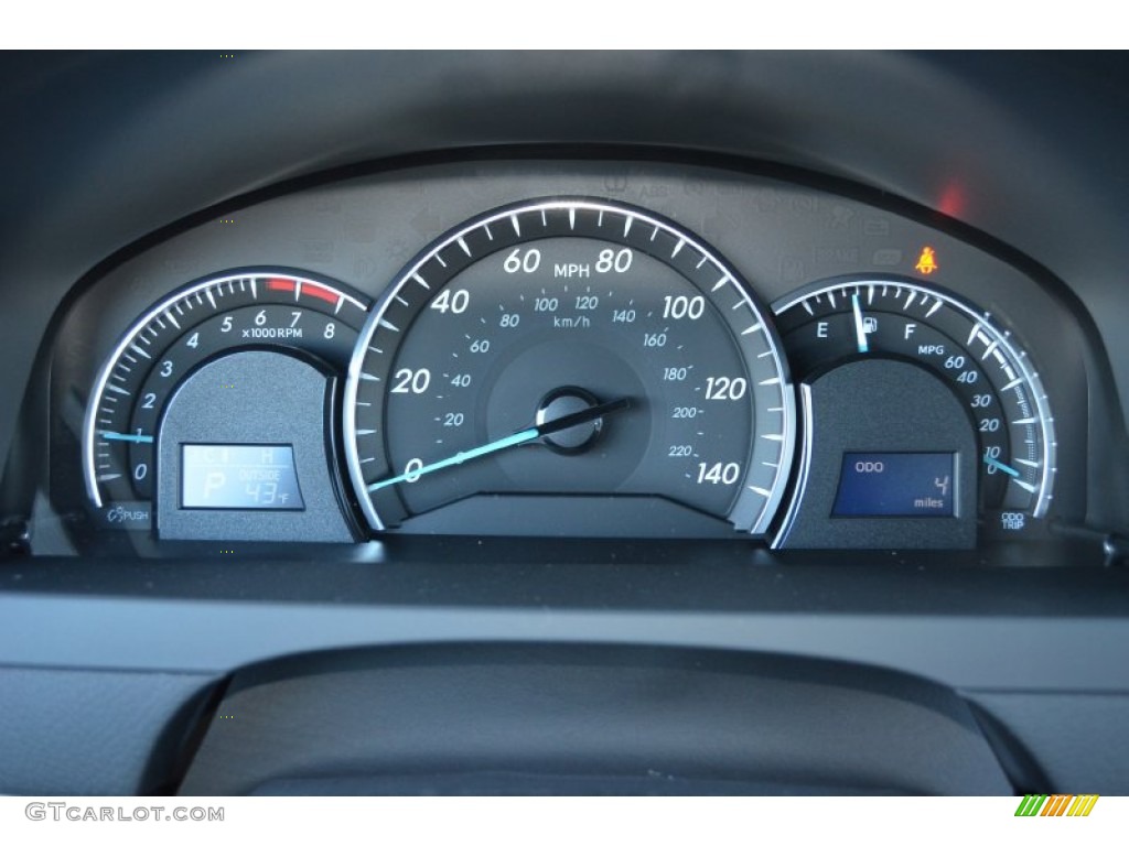 2014 Camry XLE - Attitude Black Metallic / Ivory photo #24