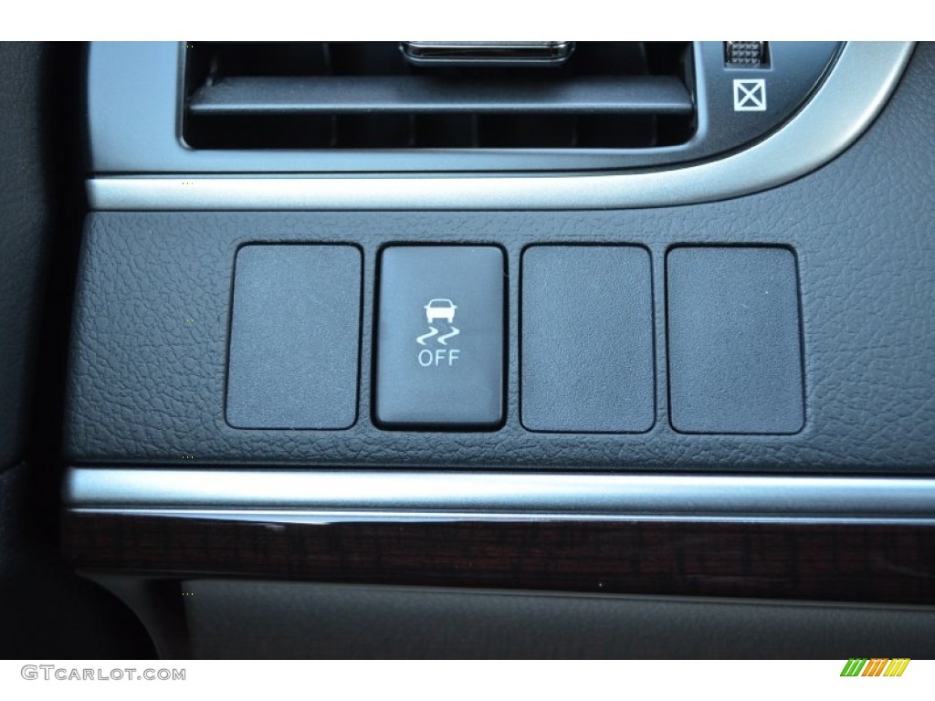 2014 Camry XLE - Attitude Black Metallic / Ivory photo #25