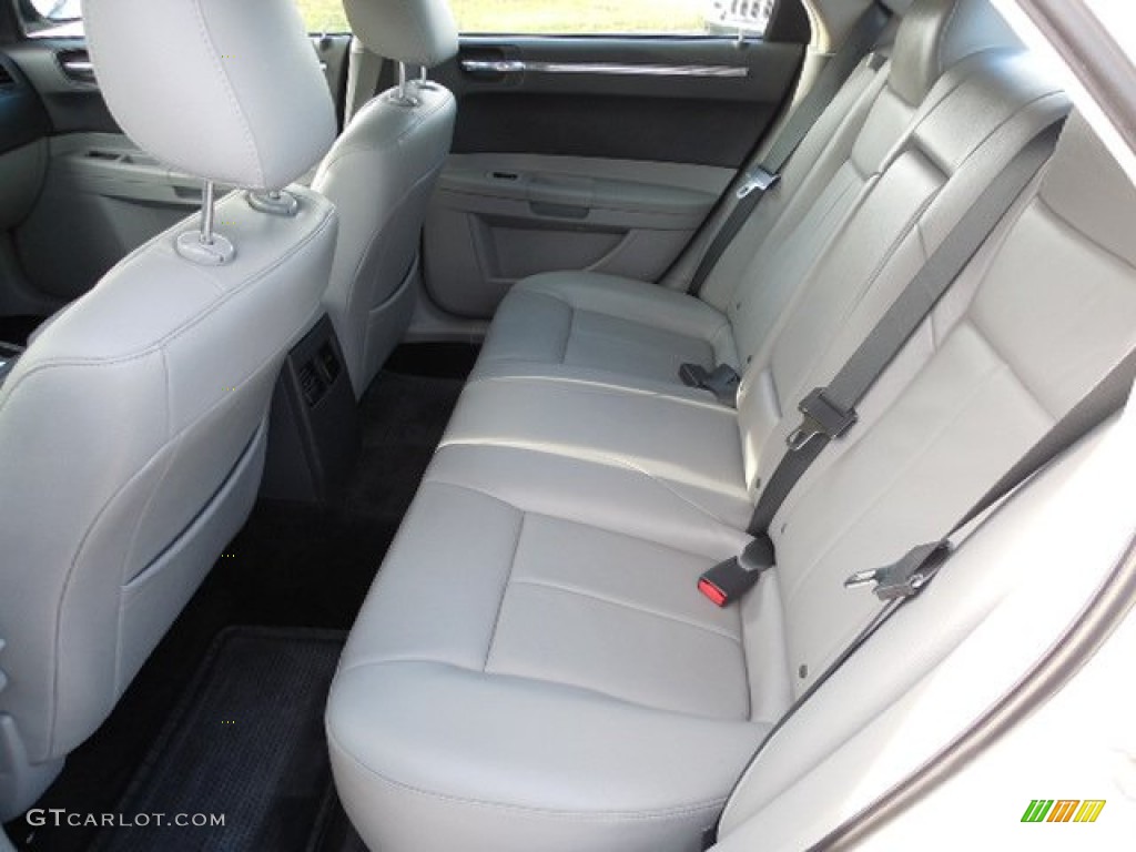 2007 300 Touring - Stone White / Dark Slate Gray/Light Graystone photo #5