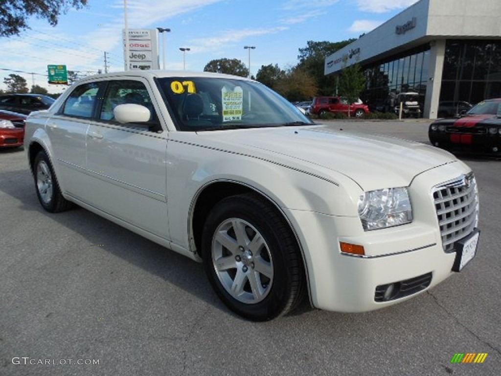 2007 300 Touring - Stone White / Dark Slate Gray/Light Graystone photo #10