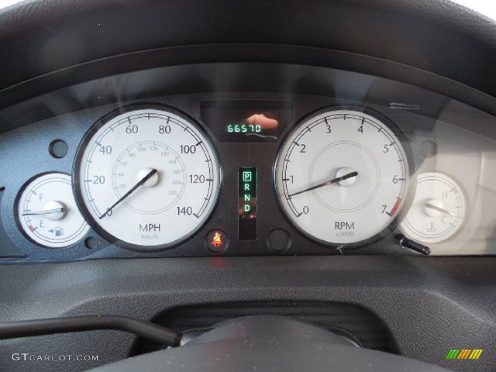 2007 300 Touring - Stone White / Dark Slate Gray/Light Graystone photo #18