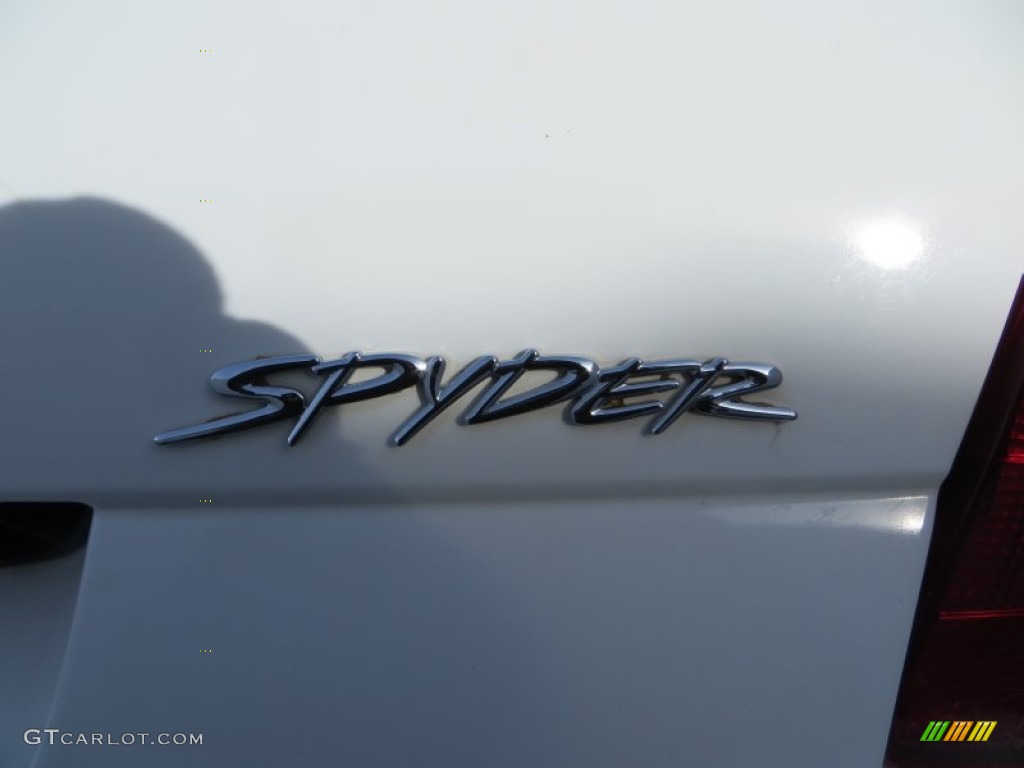 2002 MR2 Spyder Roadster - Super White / Black photo #17
