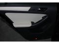 Black - Jetta SE Sedan Photo No. 20