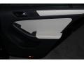 Black - Jetta SE Sedan Photo No. 25