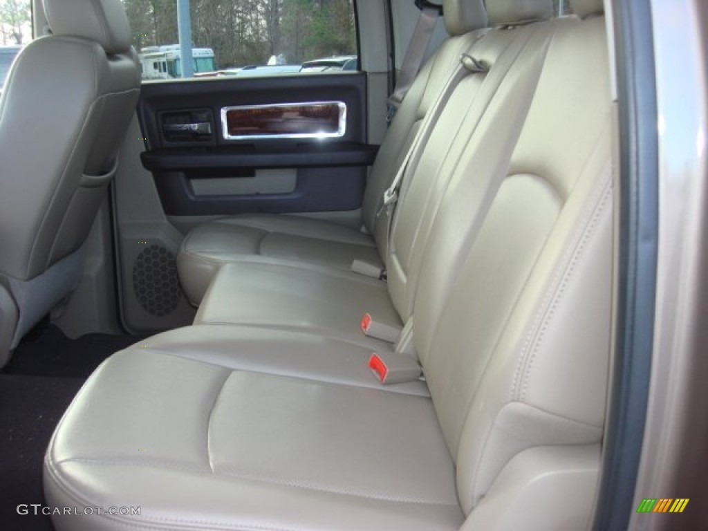 2009 Ram 1500 Laramie Crew Cab 4x4 - Austin Tan Pearl / Light Pebble Beige/Bark Brown photo #3