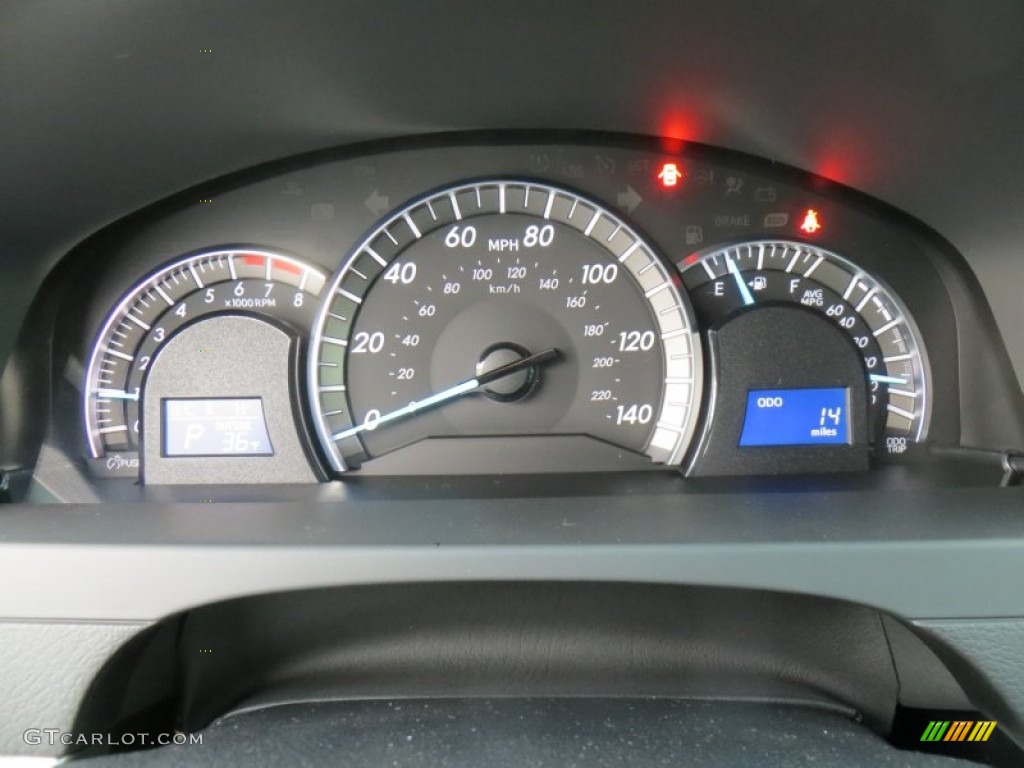 2014 Camry SE - Magnetic Gray Metallic / Black photo #30