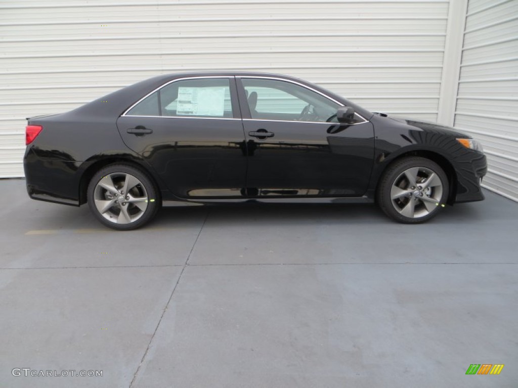 Attitude Black Metallic 2014 Toyota Camry SE Exterior Photo #89450427