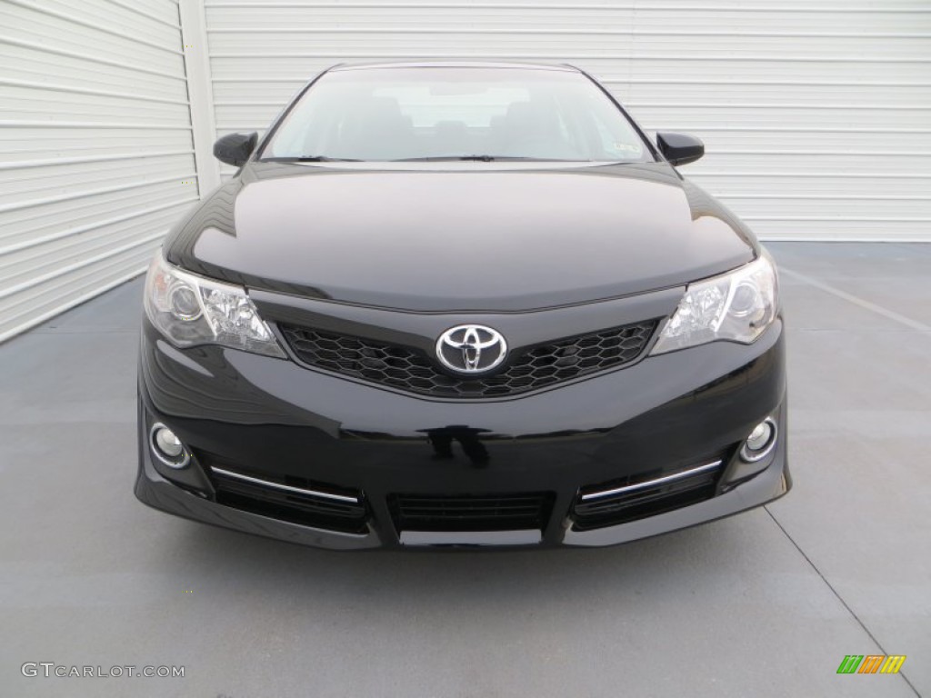 Attitude Black Metallic 2014 Toyota Camry SE Exterior Photo #89450535