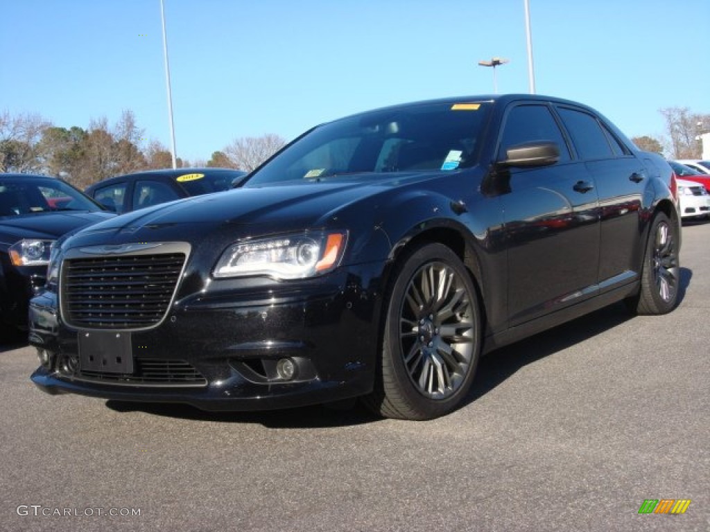 Phantom Black Tri-Coat Pearl 2013 Chrysler 300 C John Varvatos Limited Edition Exterior Photo #89450574