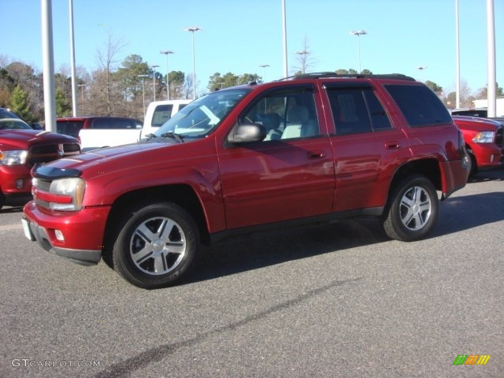 2005 TrailBlazer LT - Medium Red Metallic / Light Gray photo #2