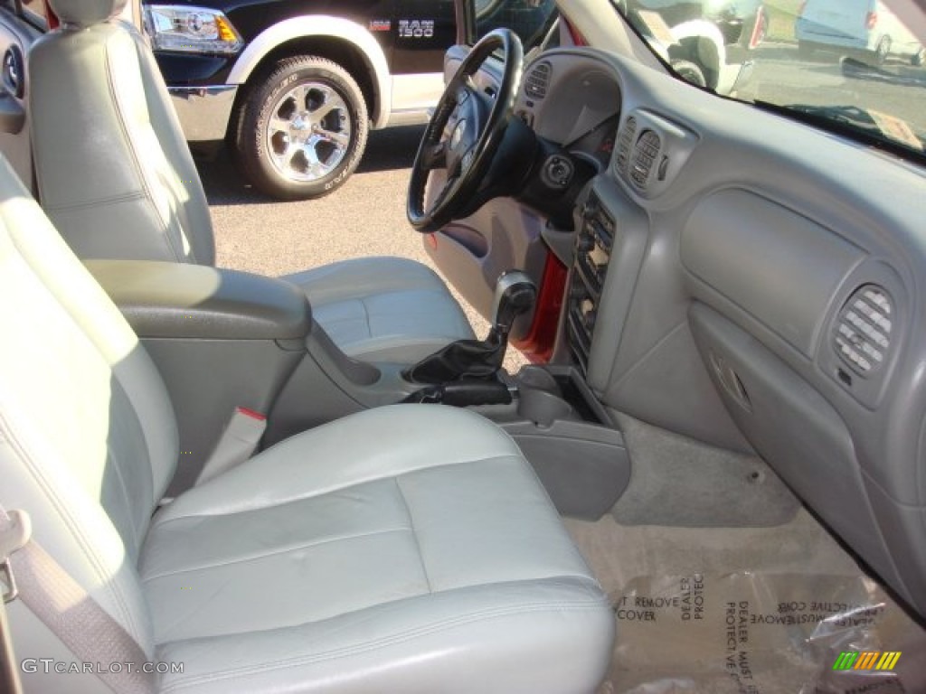 2005 TrailBlazer LT - Medium Red Metallic / Light Gray photo #8