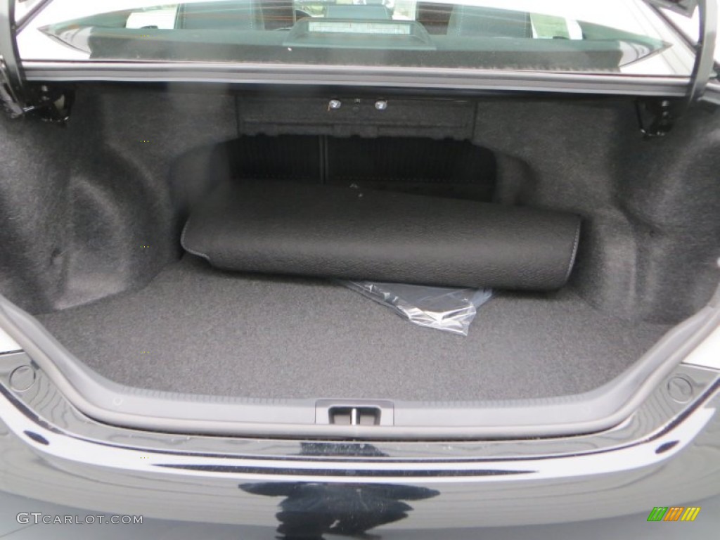 2014 Toyota Camry SE Trunk Photos