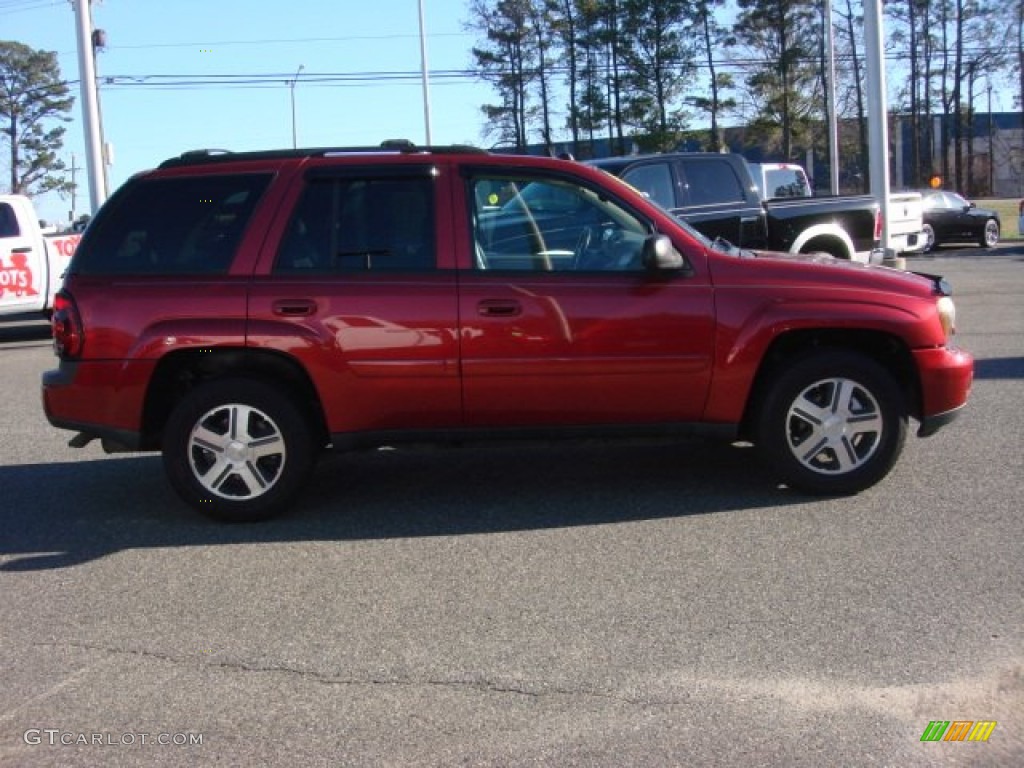 2005 TrailBlazer LT - Medium Red Metallic / Light Gray photo #11