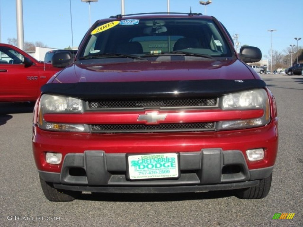 2005 TrailBlazer LT - Medium Red Metallic / Light Gray photo #13
