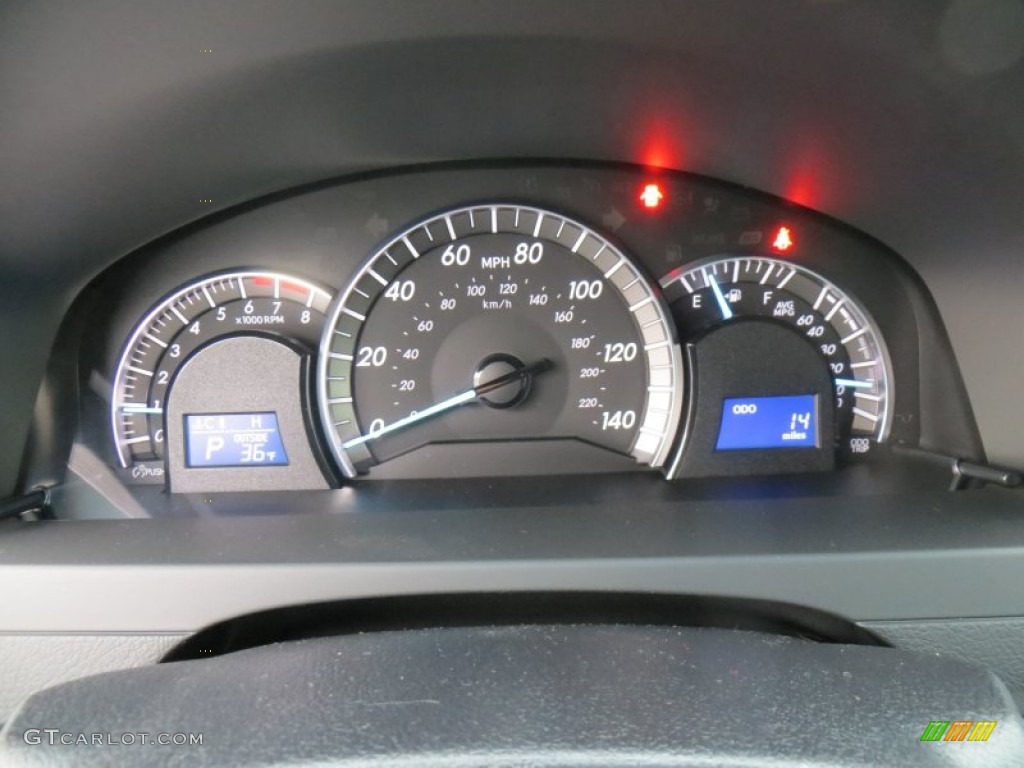 2014 Toyota Camry SE Gauges Photo #89451030
