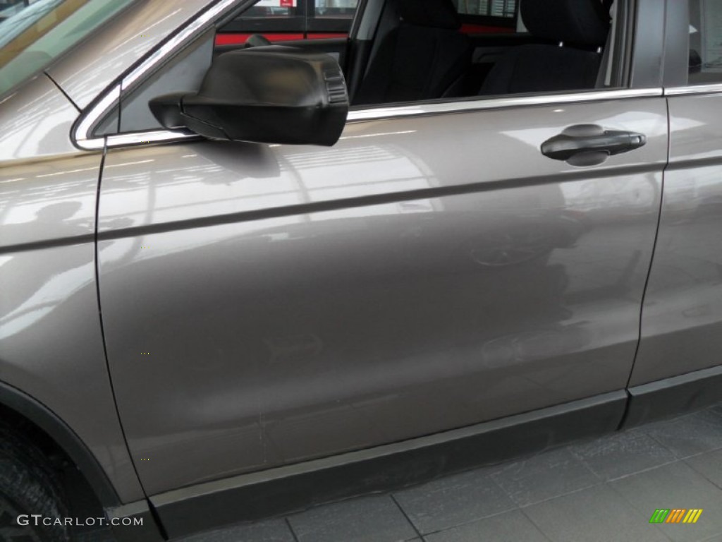 2011 CR-V SE 4WD - Urban Titanium Metallic / Black photo #7