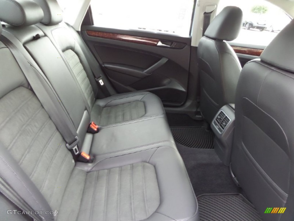 2013 Passat TDI SEL - Glacier Blue Metallic / Titan Black photo #15