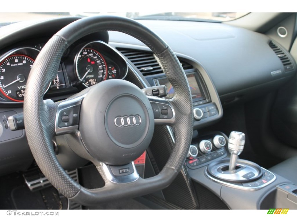 2012 Audi R8 Spyder 5.2 FSI quattro Steering Wheel Photos