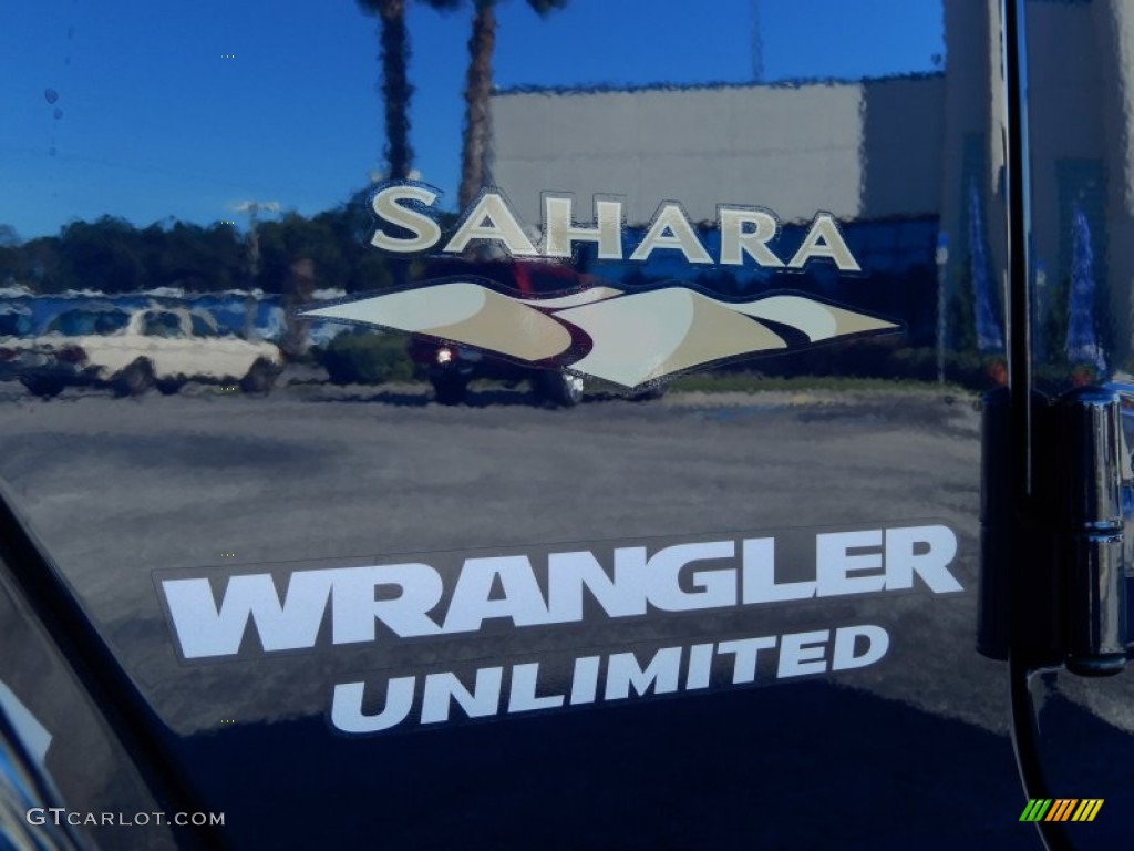2013 Wrangler Unlimited Sahara 4x4 - True Blue Pearl / Black photo #9
