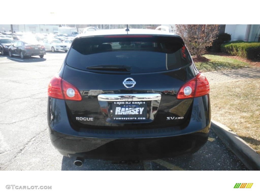 2011 Rogue SV AWD - Wicked Black / Gray photo #7