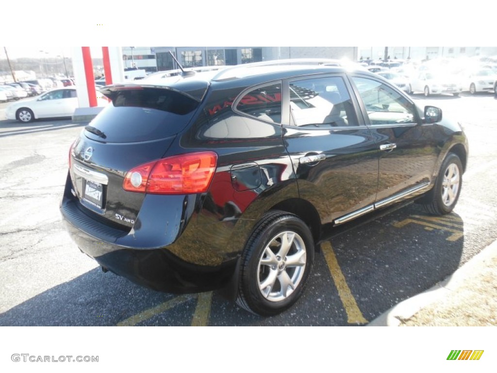 2011 Rogue SV AWD - Wicked Black / Gray photo #8