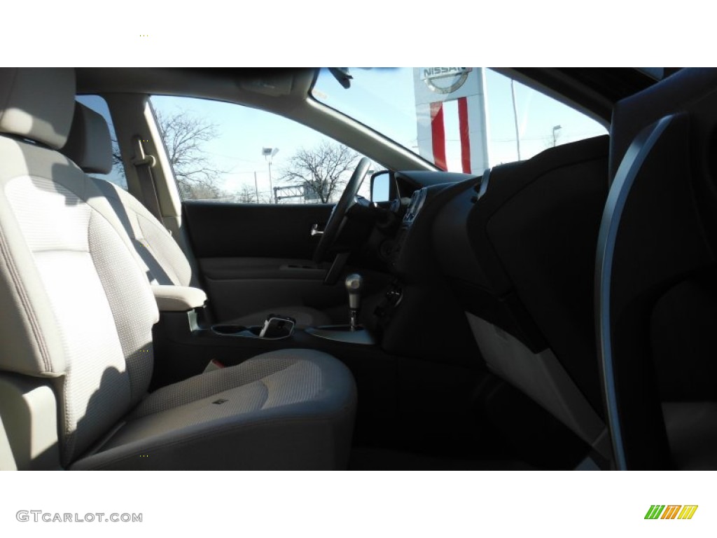 2011 Rogue SV AWD - Wicked Black / Gray photo #16