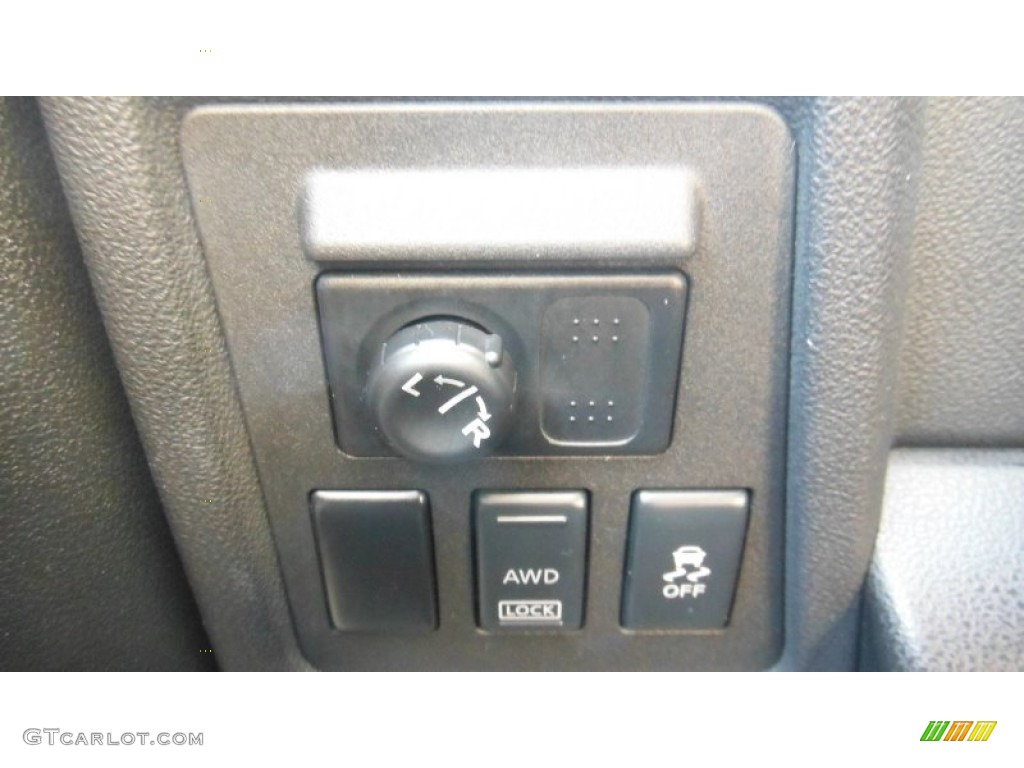 2011 Rogue SV AWD - Wicked Black / Gray photo #19