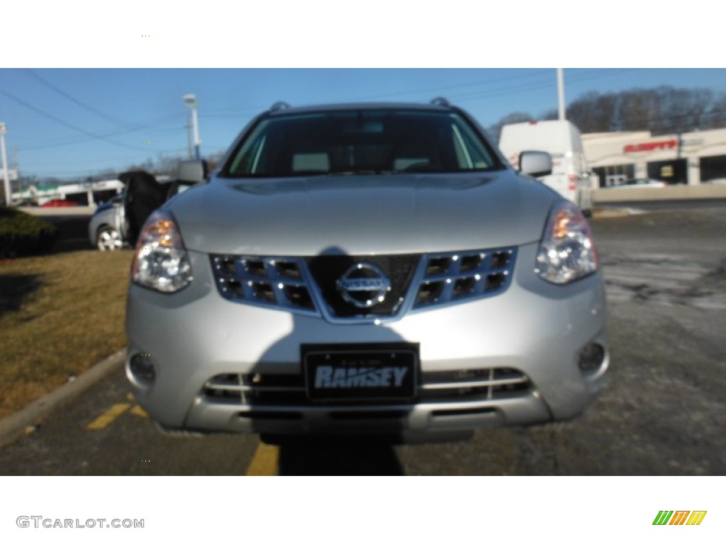 2011 Rogue SV AWD - Silver Ice Metallic / Gray photo #2