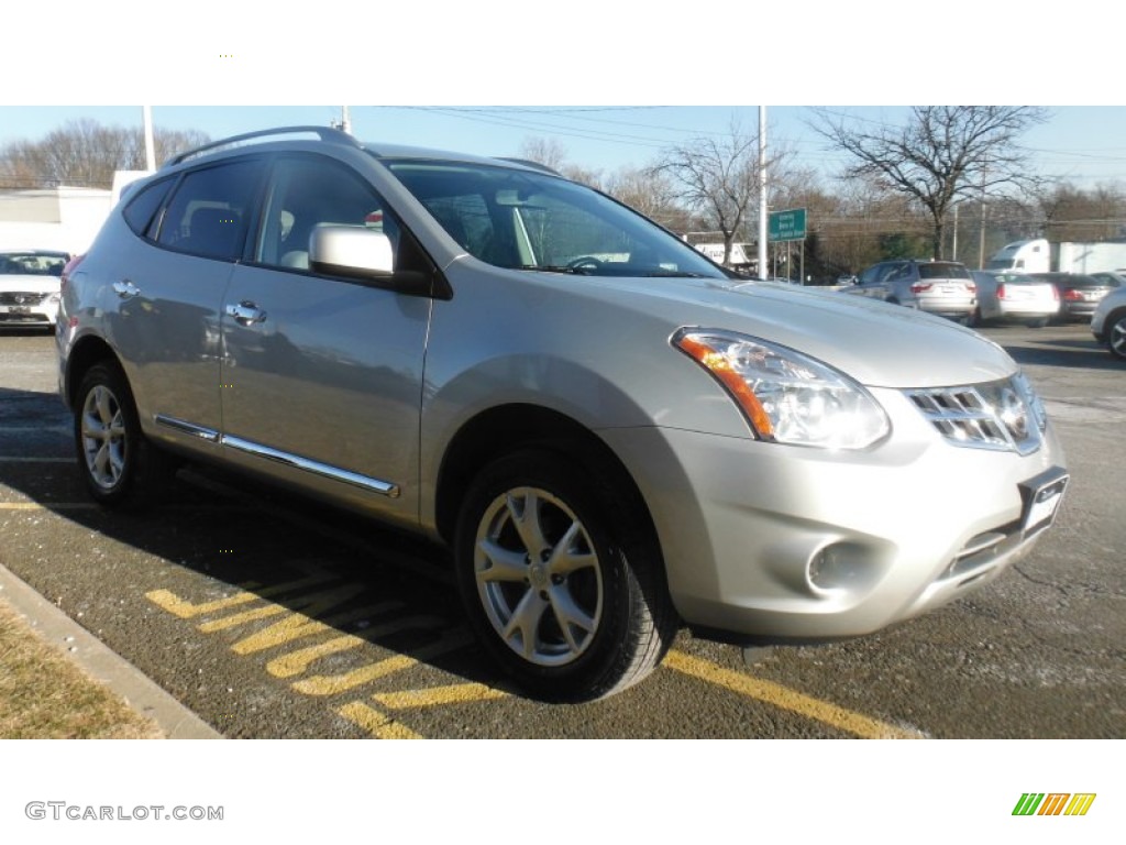 2011 Rogue SV AWD - Silver Ice Metallic / Gray photo #3