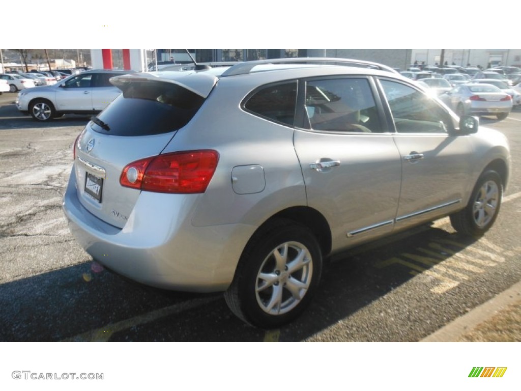 2011 Rogue SV AWD - Silver Ice Metallic / Gray photo #7