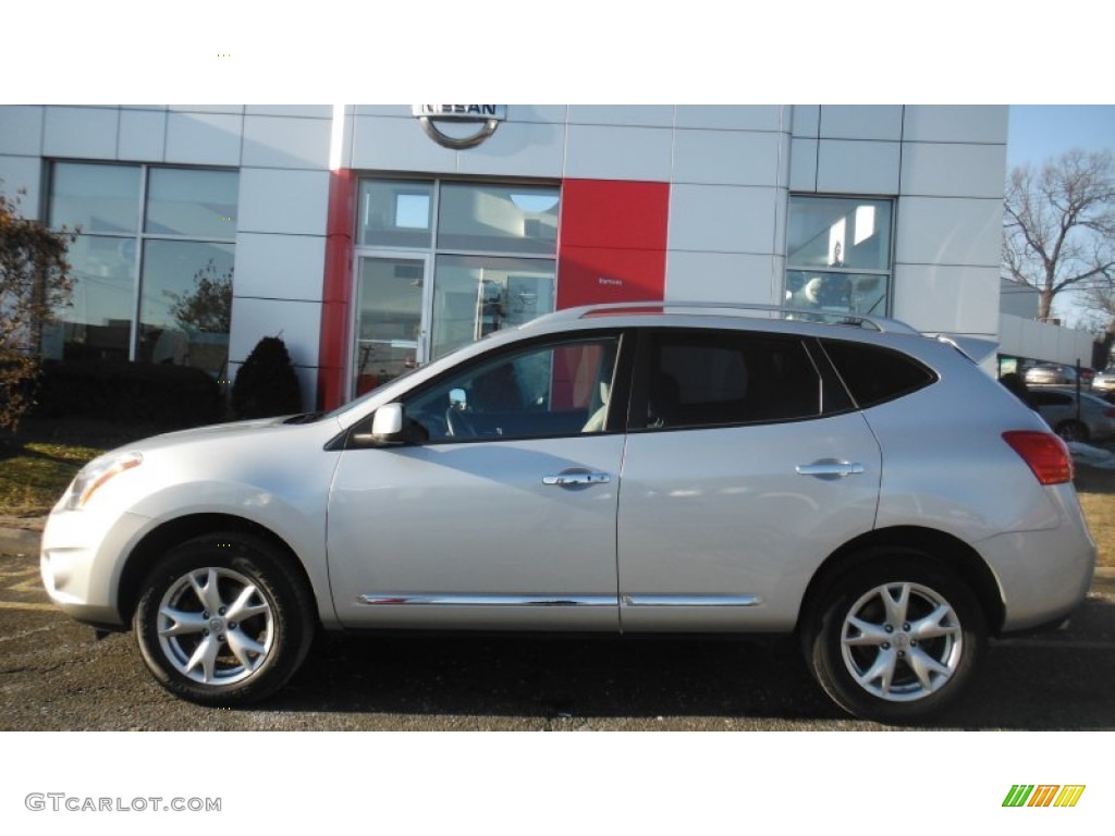 2011 Rogue SV AWD - Silver Ice Metallic / Gray photo #8