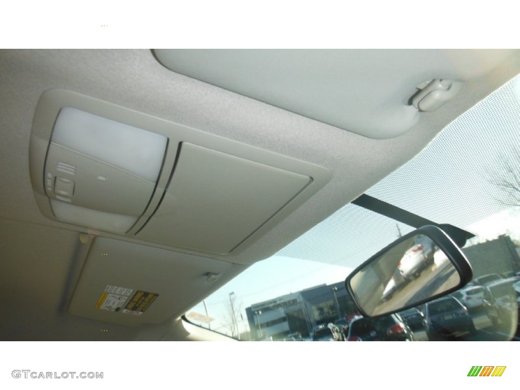 2011 Rogue SV AWD - Silver Ice Metallic / Gray photo #16