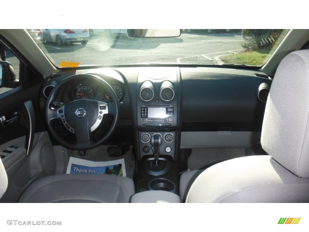 2011 Rogue SV AWD - Silver Ice Metallic / Gray photo #17