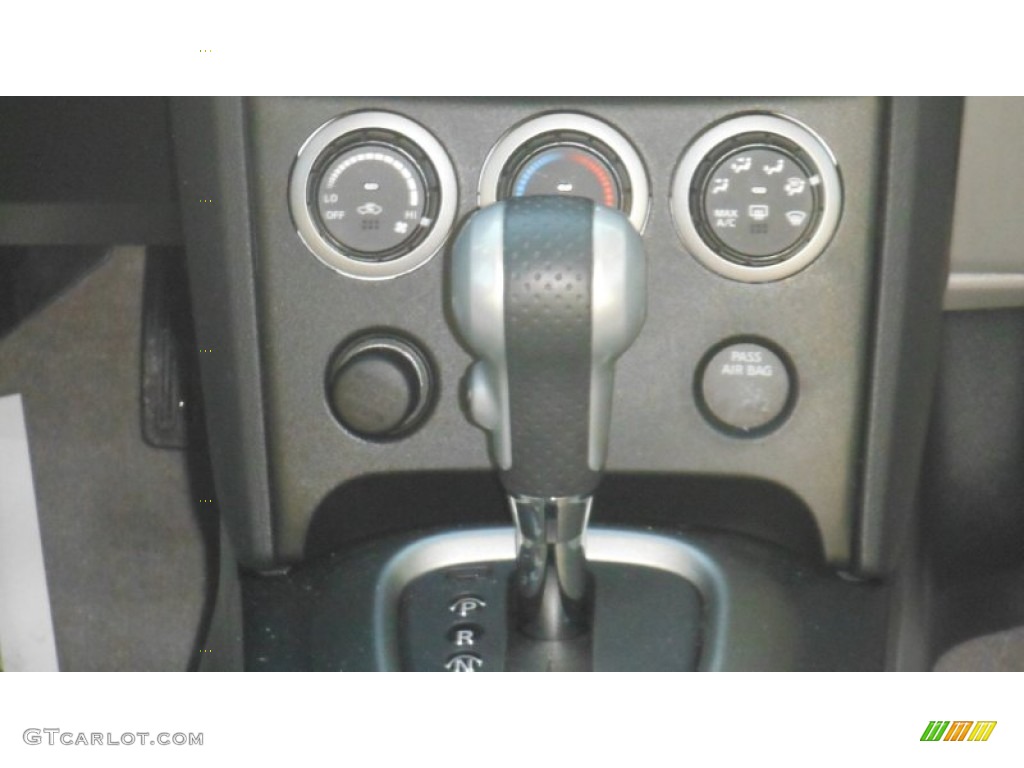 2011 Rogue SV AWD - Silver Ice Metallic / Gray photo #25