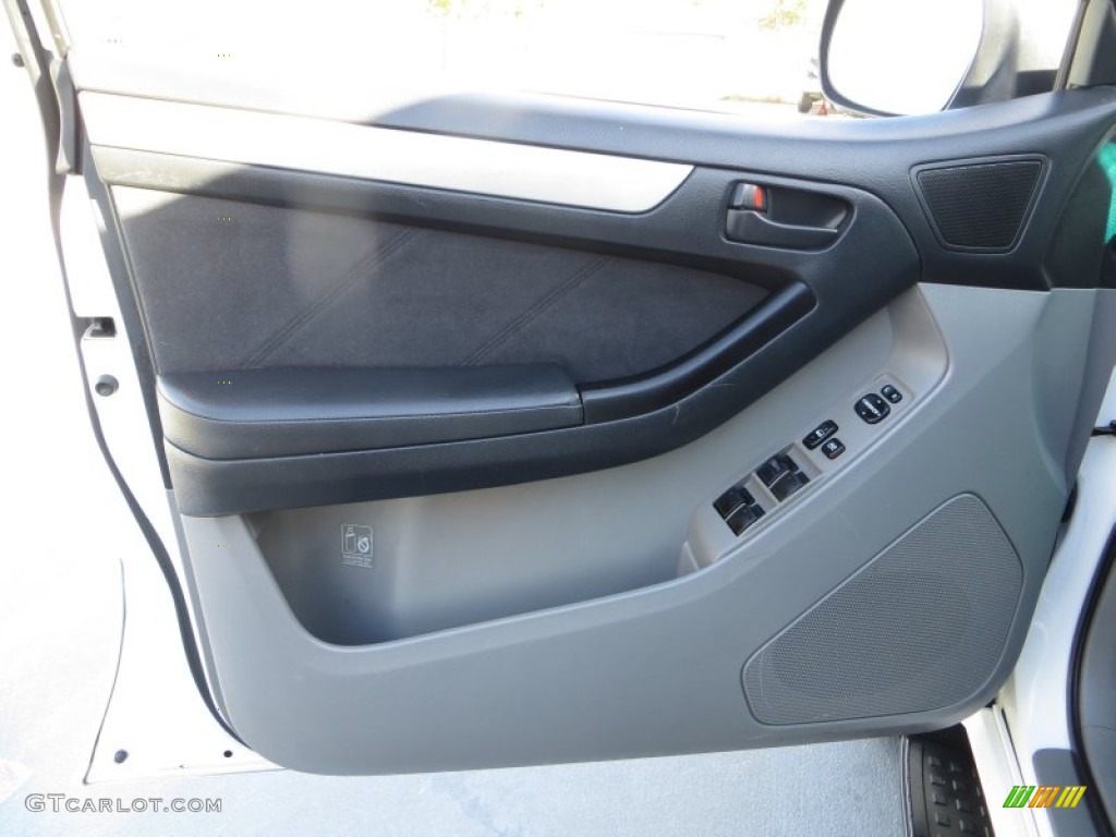 2004 4Runner SR5 - Natural White / Dark Charcoal photo #29