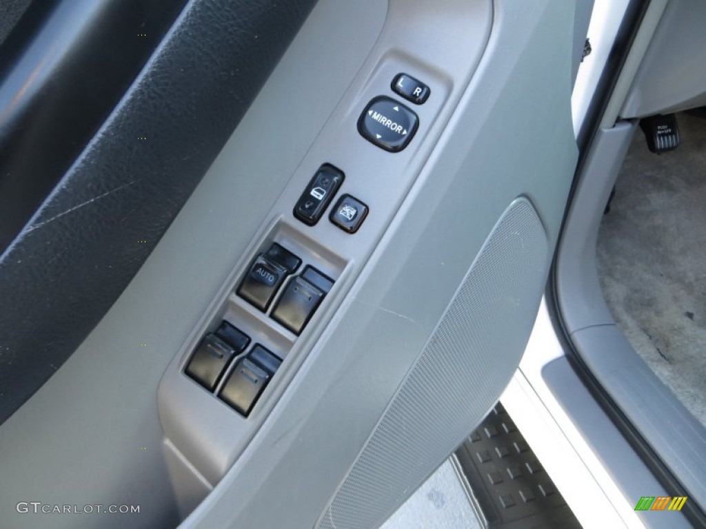 2004 4Runner SR5 - Natural White / Dark Charcoal photo #30